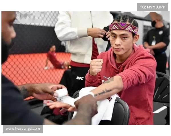 UFC中国新星苏朗让波凭藏族拳法KO胜引发热议 UFC中国新星苏朗让波凭藏族拳法KO胜引发热议